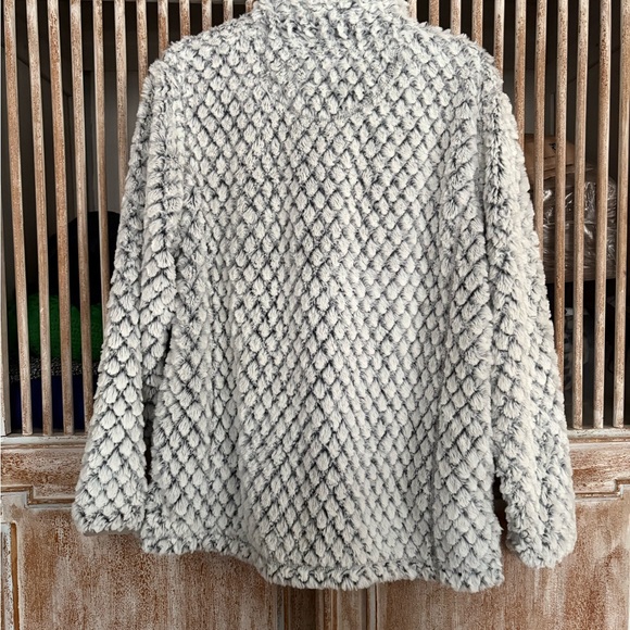 Simply Southern Simply Fuzzy Quarter Zip Sherpa Pullover - Picture 6 of 7